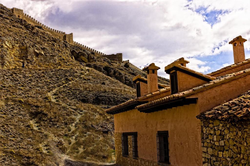 Hotel Albanuracin Albarracin Bagian luar foto